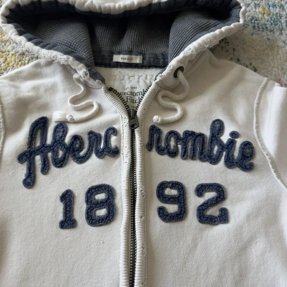 Vintage Abercrombie & Fitch Y2K White Zip Up Hoodie Muscle Fit Medium